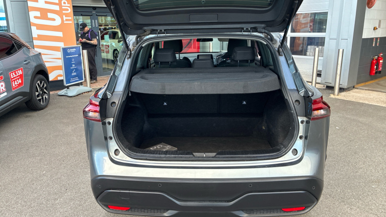 Nissan Qashqai 1.3 DiG-T MH Acenta Premium 5dr Petrol Hatchback